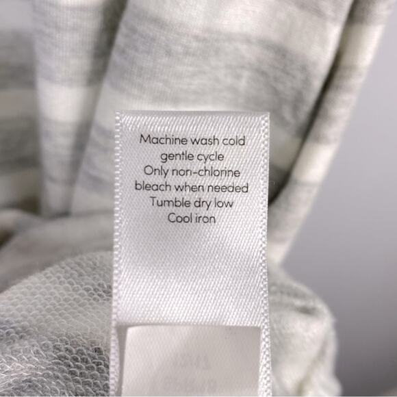 Athleta Casual Knit Mini Dress Short Sleeves V-Neck Stripes Gray White XS - Picture 12 of 14